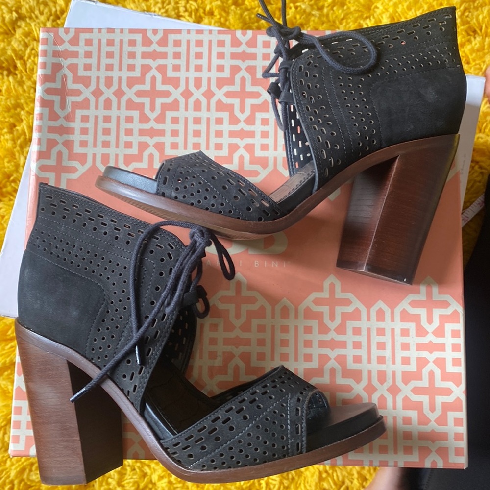 Gianni Bini black with wood heels